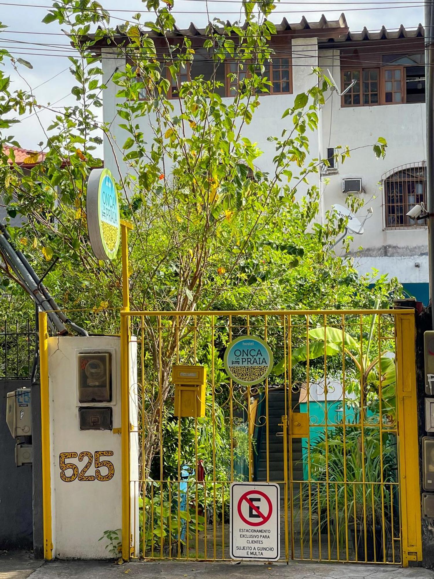 Onca Da Praia Hostel Vitoria Luaran gambar