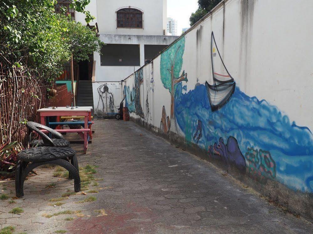Onca Da Praia Hostel Vitoria Luaran gambar